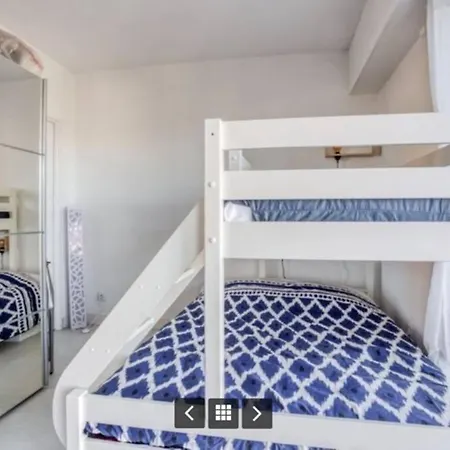 Appartement 2 pièces vue mer clim et parking privé Hyères